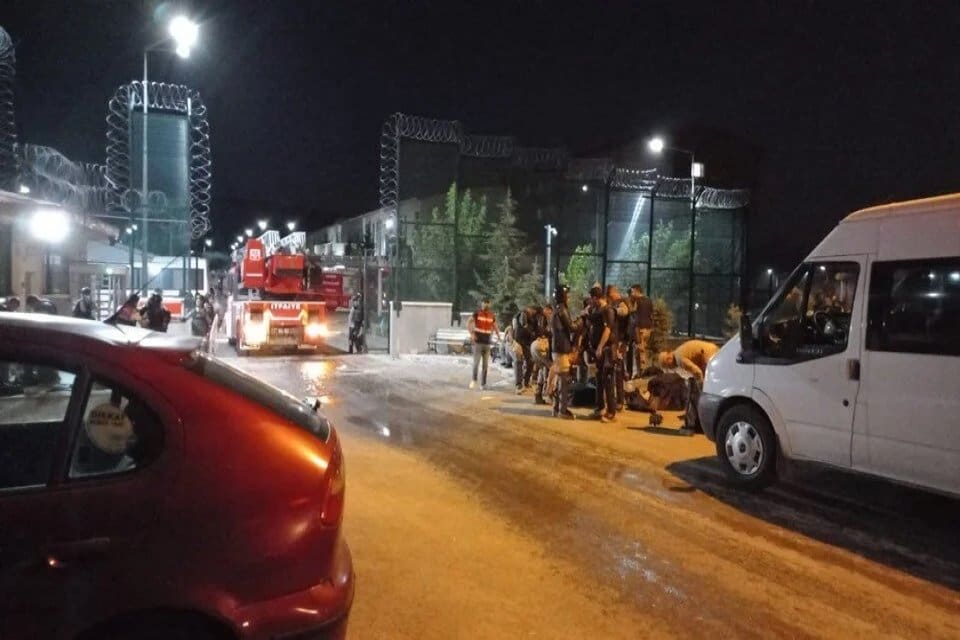 Kayseri İl G&ouml;&ccedil; İdaresi Geri G&ouml;nderme Merkezi'nde yangın &ccedil;ıkardığı tespit