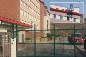 İzmir'in &Ccedil;iğli il&ccedil;esindeki, Harmandalı Geri G&ouml;nderme Merkezi'nde &ccedil;ıkan yangında, Suriye