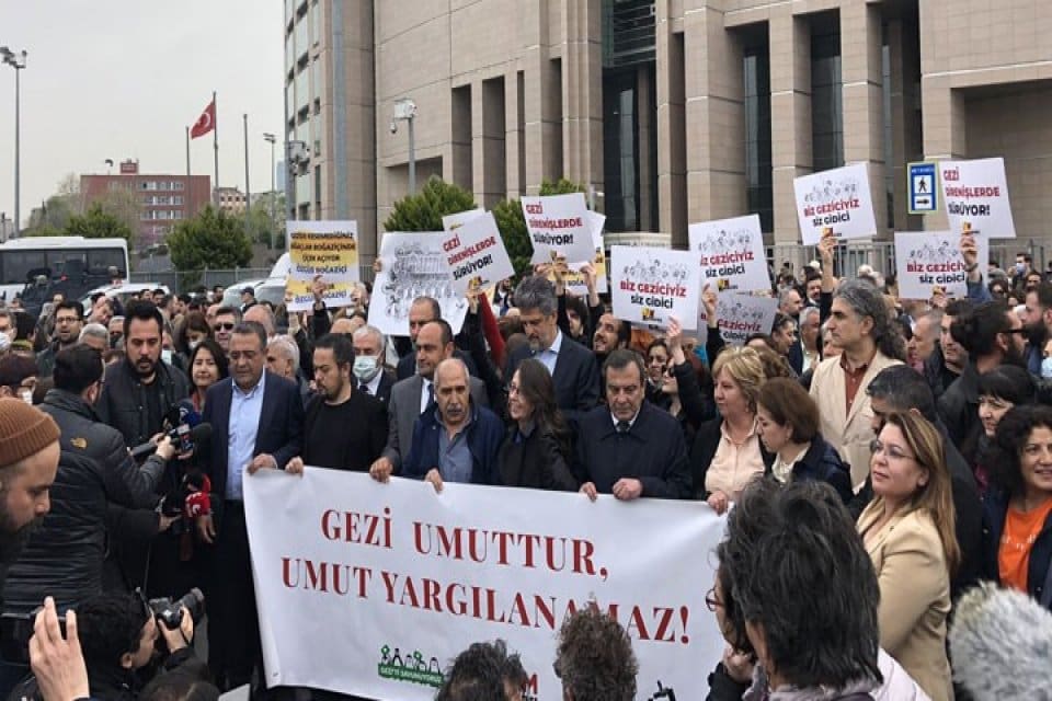&Uuml;&ccedil;&uuml;nc&uuml; Gezi davasının bug&uuml;n g&ouml;r&uuml;lecek altıncı duruşmasında mahkemenin karar vermesi