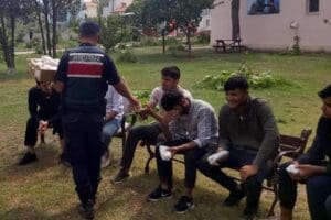 İZMİR'in Seferihisar il&ccedil;esinde, yasa dışı yollarla yurt dışına ge&ccedil;meye &ccedil;alışan