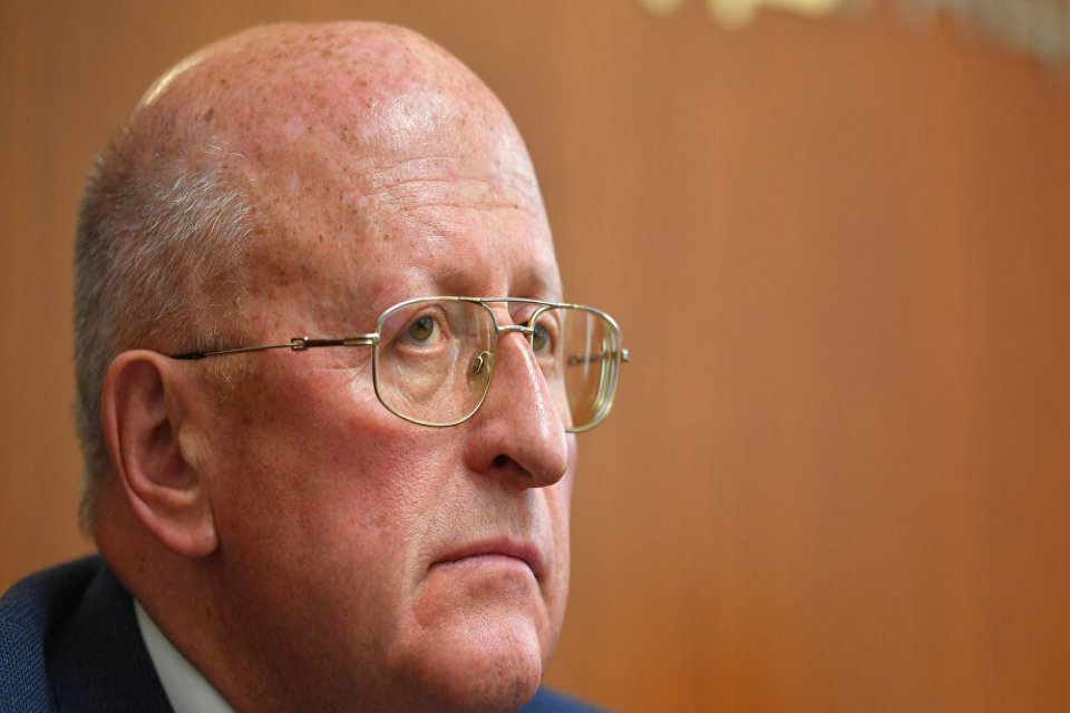 Gamaleya Araştırma Merkezi Başkanı Aleksandr Gintsburg, koronavir&uuml;s aşısı olan ve