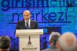 İzmir B&uuml;y&uuml;kşehir Belediyesi&rsquo;nin kentin sorunlarına gen&ccedil; girişimcilerle birlikte s&uuml;rd&uuml;r&uuml;lebilir &ccedil;&ouml;z&uuml;mler