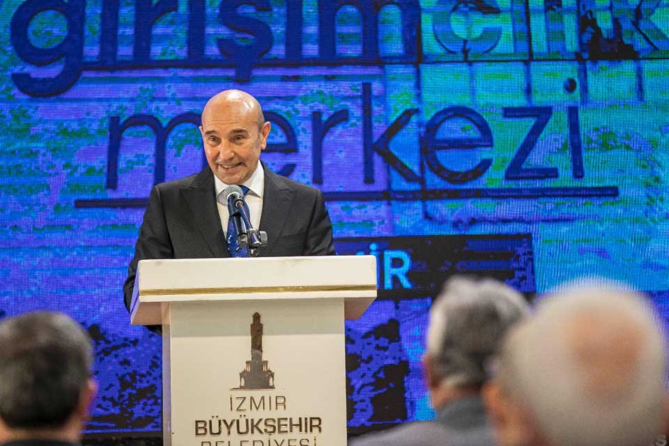 İzmir B&uuml;y&uuml;kşehir Belediyesi&rsquo;nin kentin sorunlarına gen&ccedil; girişimcilerle birlikte s&uuml;rd&uuml;r&uuml;lebilir &ccedil;&ouml;z&uuml;mler