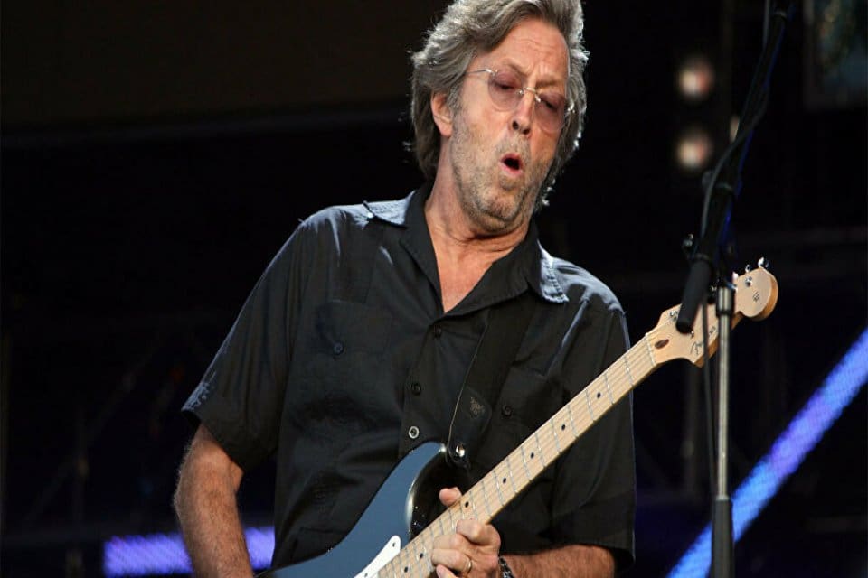 M&uuml;zisyen Eric Clapton, aşı zorunluluğu getirilen mekanlardaki konserlerini iptal edeceğini
