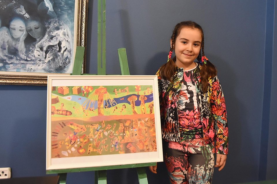 İzmir'de yaşayan 10 yaşındaki Lara Turan, G&ouml;beklitepe'yi resmettiği pastel boya