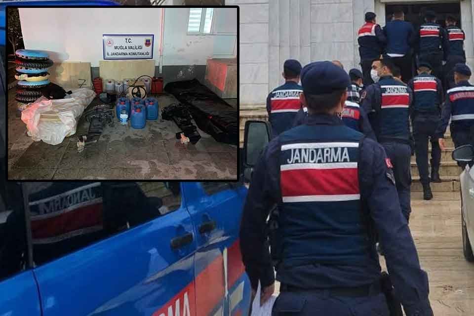 Muğla'nın K&ouml;yceğiz il&ccedil;esinde, ş&uuml;phe &uuml;zerine durdurulan 3 ara&ccedil;ta 14 ka&ccedil;ak