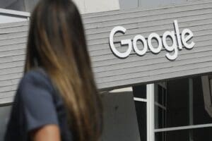 Teknoloji devi Google, 12 bin kişinin işten &ccedil;ıkarılacağını duyurdu. Daha