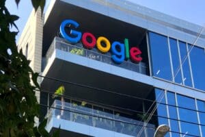 Arama motoru Google'ı da b&uuml;nyesinde barındıran ABD merkezli yazılım şirketi