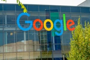 Avrupa'daki bir&ccedil;ok &uuml;lke ile 'telif hakkı' konusunda el sıkışan Google