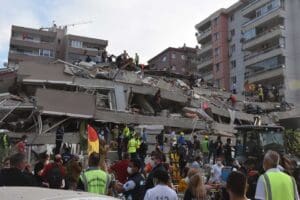 Merkez &uuml;ss&uuml; İzmir'in Seferihisar il&ccedil;esi a&ccedil;ıkları olan 30 Ekim 2020'de