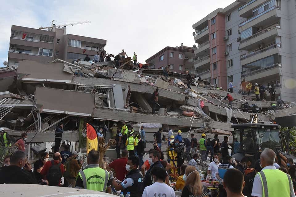 Merkez &uuml;ss&uuml; İzmir'in Seferihisar il&ccedil;esi a&ccedil;ıkları olan 30 Ekim 2020'de