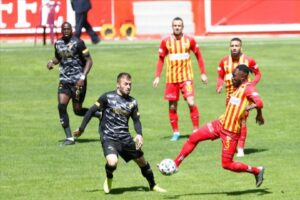 S&uuml;per Lig'in 32. haftasında Hes Kablo Kayserispor ile G&ouml;ztepe 1-1