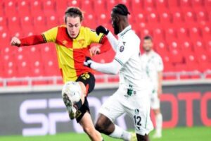 Spor Toto 1'inci Lig'de &uuml;st &uuml;ste Bodrumspor ve Sakaryaspor ma&ccedil;larını