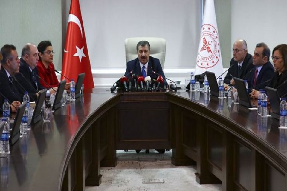 Gözler Bilim Kurulu Toplantısı'nda: Sağlık Bakanı Fahrettin Koca açıklama yapacak Sağlık Bakanlığı Koronavirüs Bilim Kurulu, bu akşam toplanacak. Alınan kararları
