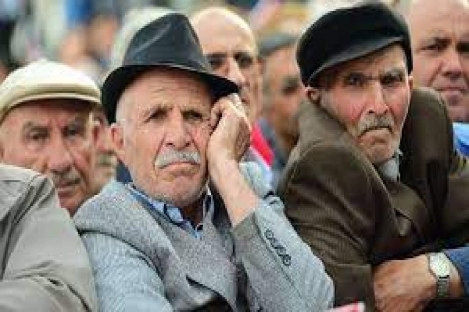 Asgari &uuml;cretin arttırılması &ccedil;alışmalarının tamamlanmasının ardından, g&ouml;zler emeklilerin maaşlarında yapılacak