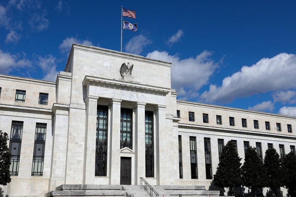 K&uuml;resel piyasalarda g&ouml;zler Amerikan Merkez Bankası'nın bug&uuml;n a&ccedil;ıklayacağı faiz kararında.