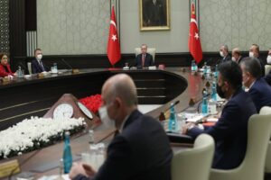 T&uuml;rkiye'de g&ouml;zler bug&uuml;n toplanacak Kabine toplantısına &ccedil;evrildi. Cumhurbaşkanı Erdoğan başkanlığında