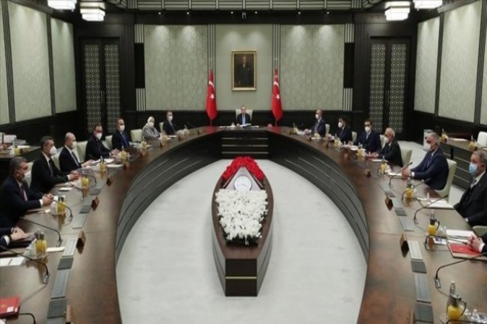 Gözler kabinede: Risk haritası güncellenecek Kontrollü normalleşme sürecine geçilmesinin ardından artan vaka sayılarıyla birlikte kısıtlamaların