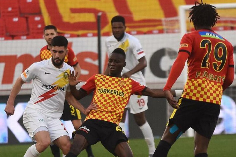 Süper Lig'in 23'üncü haftasında Göztepe sahasında Yeni Malatyaspor ile 2-2