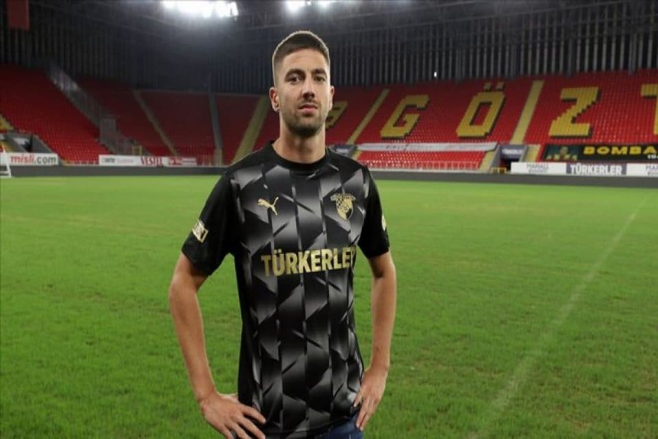 Bodrumspor'a 1-0 yenilerek devre arasına moralsiz giren G&ouml;ztepe'de kadroda operasyon