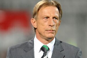 Süper Lig’de Fraport-Tav Antalyaspor yenilgisinin ardından teknik direktör İlhan Palut’la