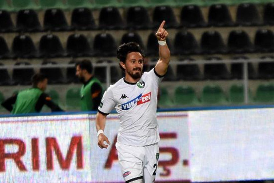 Süper Lig'de yeni sezon öncesi Afyonkarahisar kampını sürdüren Göztepe, orta