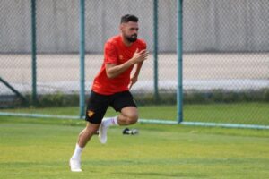 Süper  Lig'de yeni sezona Erzurum kampında hazırlanan Göztepe'nin yeni transferlerinden