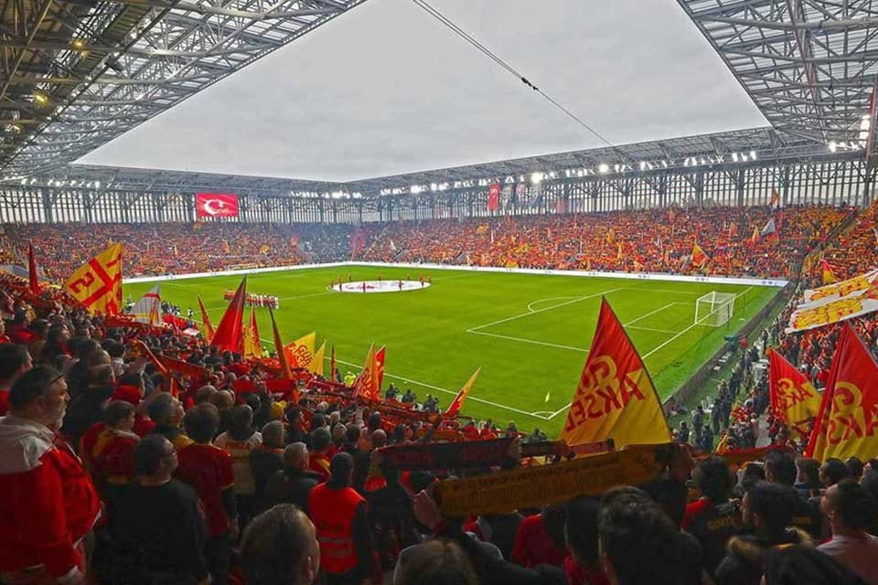 S&uuml;per Lig'de pazar g&uuml;n&uuml; G&uuml;rsel Aksel Stadı'nda Yeni Malatyaspor'u konuk