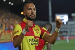 Spor Toto 1'inci Lig'de hafta i&ccedil;i mesaisinde İzmir derbisinde Altınordu'yu
