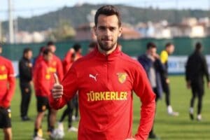 S&uuml;per Lig'de son olarak G&uuml;rsel Aksel Stadı'nda Trabzonspor'la 1-1 berabere