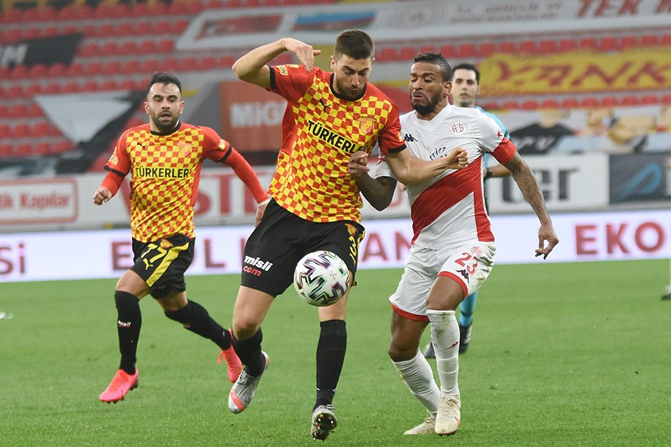 Süper Lig’de son 5 maçını kazanamayan Göztepe, kötü gidişatına Fraport-Tav
