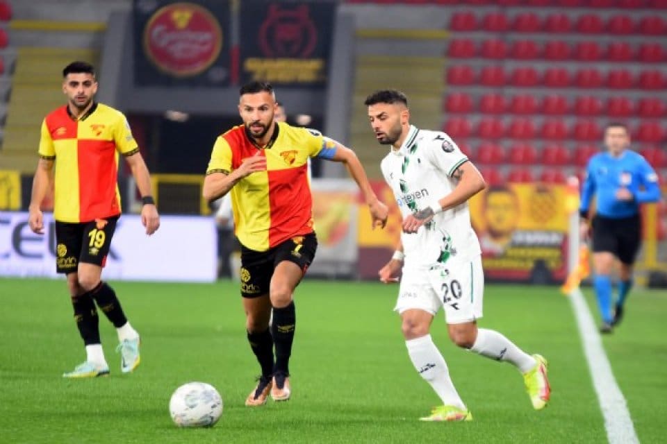 G&ouml;ztepe'de kaptan Yasin &Ouml;ztekin takımda kalacak. Spor Toto 1'inci Lig'de