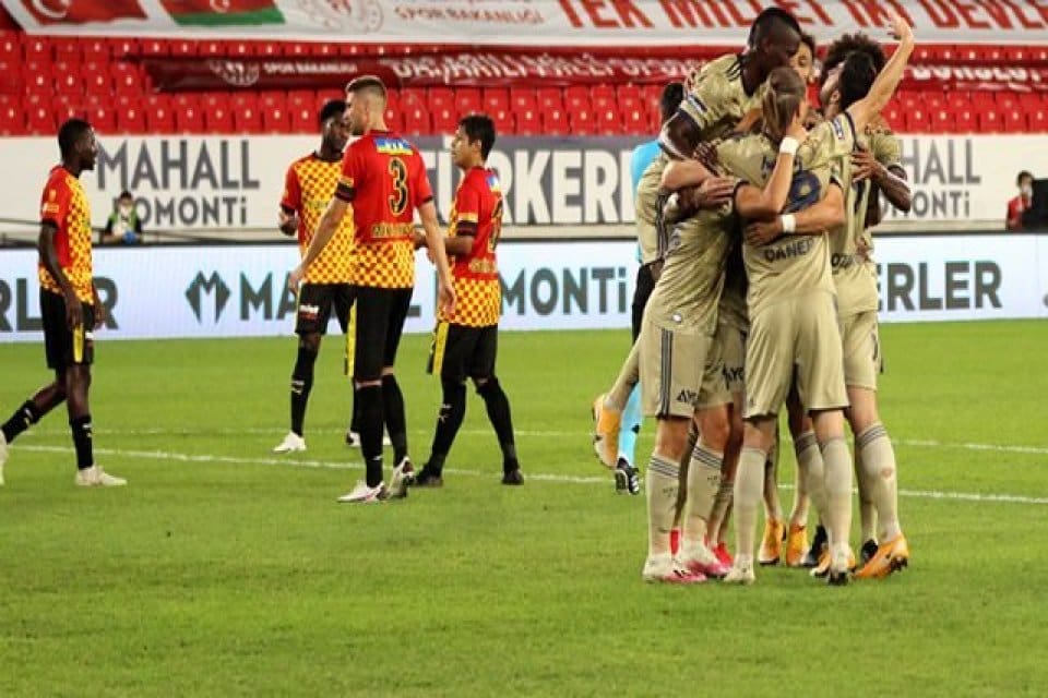 S&uuml;per Lig'de transfer d&ouml;neminde son olarak Kongo asıllı Alman orta