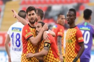 Süper Lig’de hafta içi mesaisinde Çaykur Rizespor’u 2-0 yenerek rahat