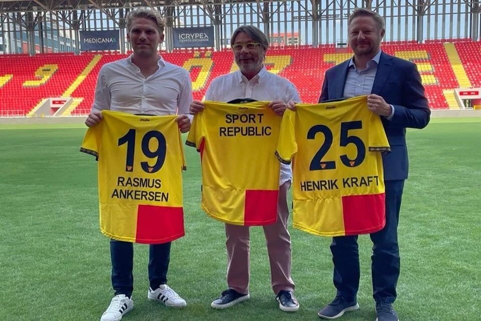 T&uuml;rk futbolunda yabancı yatırımcıların satın aldığı ilk kul&uuml;p, G&ouml;ztepe oldu.