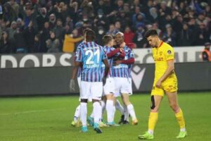 SPOR Toto Süper Lig'de lider Trabzonspor'a da deplasmanda 4-2 yenilen