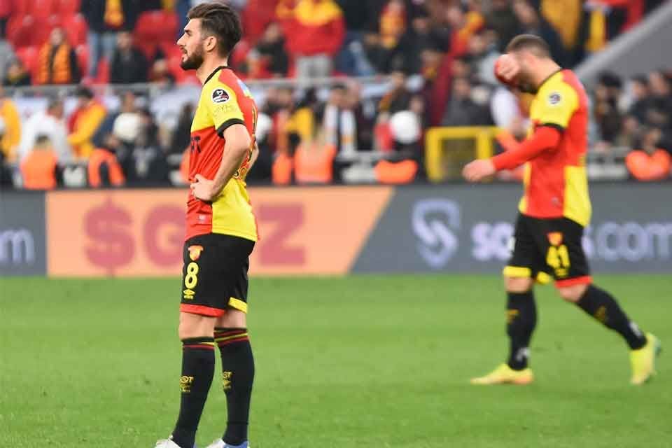 Spor Toto S&uuml;per Lig'de &uuml;st &uuml;ste 4 mağlubiyetle yeniden d&uuml;şme