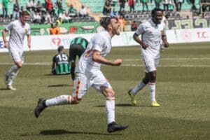 Altaş Denizlispor&rsquo;u deplasmanda 2-0 yenip son 6 ma&ccedil;ından 4 galibiyet