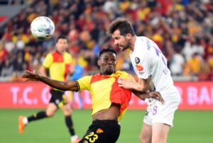 Sözleşmeleri sona erecek 13 oyuncusu bulunan sarı-kırmızılılarda yabancı futbolculardan Mamah