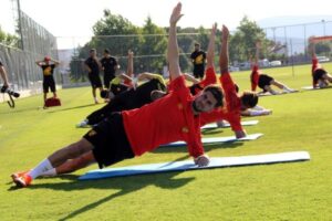Süper Lig'de Göztepe'nin genç yıldız adaylarından Efe Binici, şimdiden Avrupa'nın