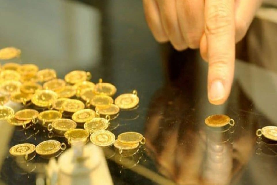 ABD Merkez Bankası (Fed) toplantı tutanaklarındaki resesyon endişesi altın fiyatlarını