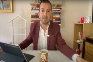 Gazeteci Serbay Şenkal, sosyal medya hesabında paylaştığı mesajların 'siyasi' olarak