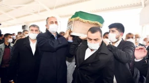 Adalet Bakanı Abdulhamit G&uuml;l&rsquo;&uuml;n yeni tip koronavir&uuml;s (Kovid-19) nedeniyle tedavi