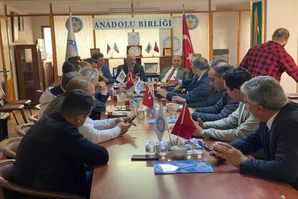 AK Parti Bornova İl&ccedil;e Başkanı Veysel G&uuml;ldoğan, Anadolu Birliği&rsquo;ne ziyarette