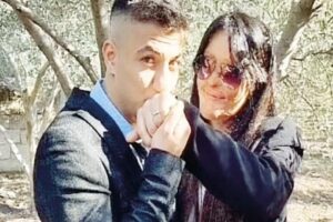 21 yaşındaki Berfin Özek’in iki sene önce asit atarak yüzünü