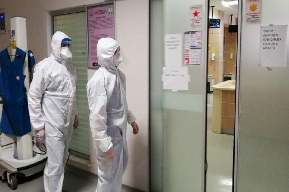 Sağlık Bakanlığı'nın a&ccedil;ıkladığı g&uuml;ncel koronavir&uuml;s verilerine g&ouml;re, 11 kişi hayatını