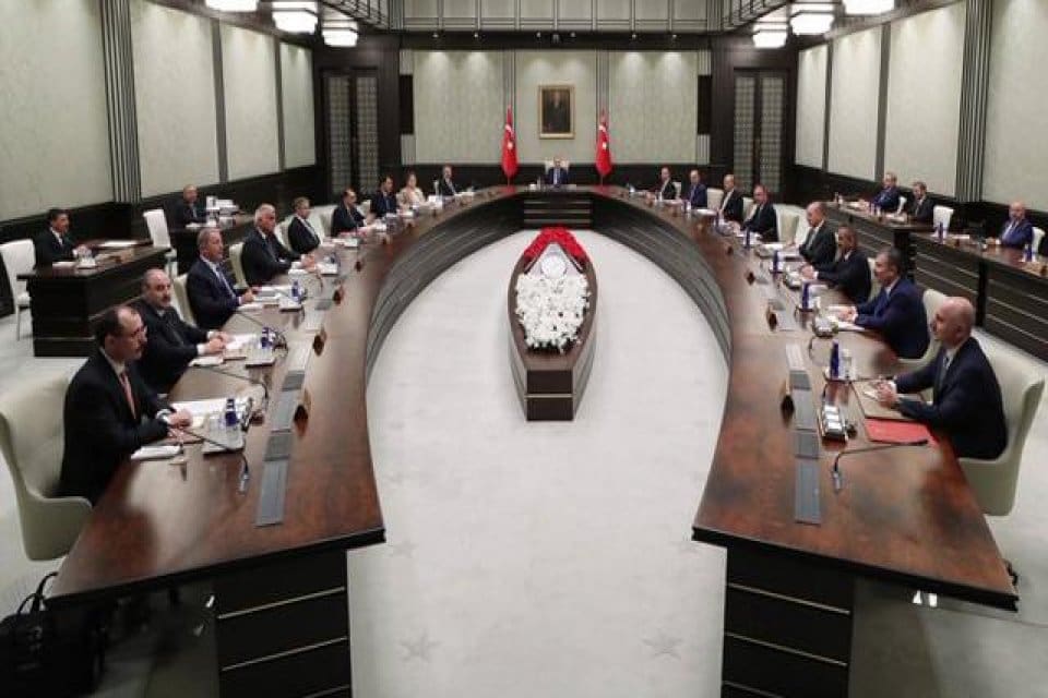 Kabine bug&uuml;n Cumhurbaşkanı Erdoğan başkanlığında toplanacak. G&uuml;ndemde iki &ouml;nemli başlık