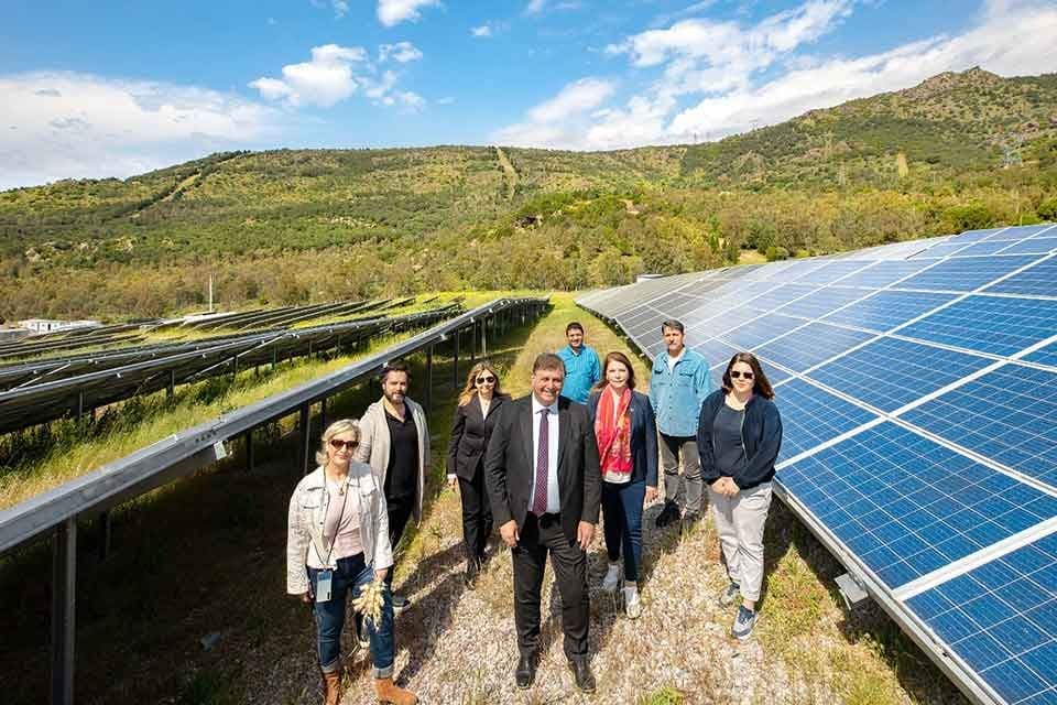 Yamanlar Dağı eteklerinde bulunan 1,63 MWp g&uuml;c&uuml;ndeki santral, İzmir&rsquo;de bir