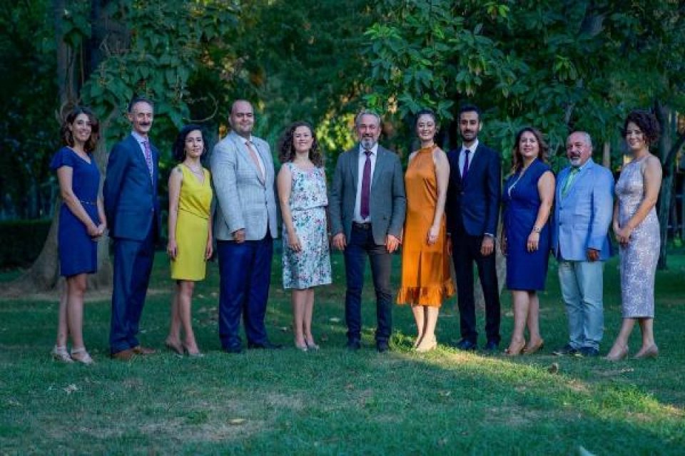 İzmir Barosu seçimlerinde Çağdaş Avukatlar grubundan aday olup, bir dönem