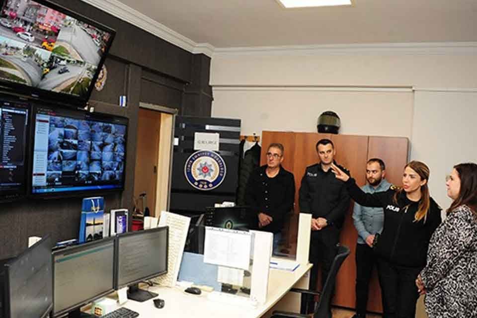 Bal&ccedil;ova Belediyesi ve Bal&ccedil;ova İl&ccedil;e Emniyet M&uuml;d&uuml;rl&uuml;ğ&uuml;&rsquo;n&uuml;n iki kadın y&ouml;neticisi